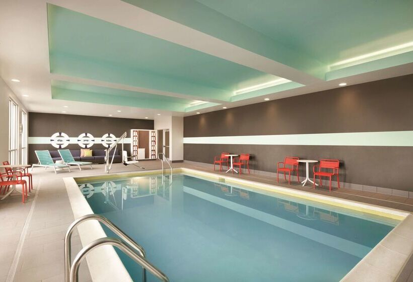 هتل Tru By Hilton Lancaster East