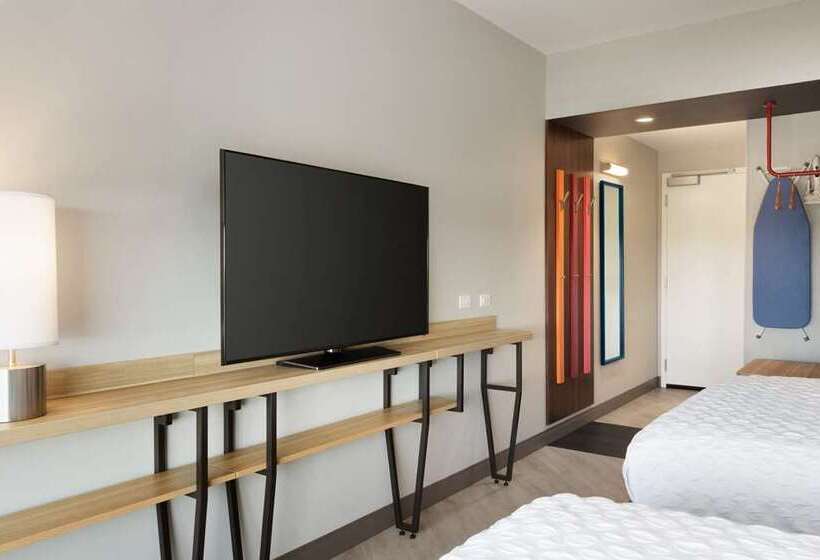 هتل Tru By Hilton Lancaster East