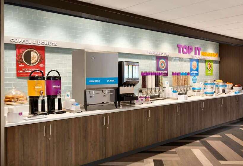 هتل Tru By Hilton Lancaster East