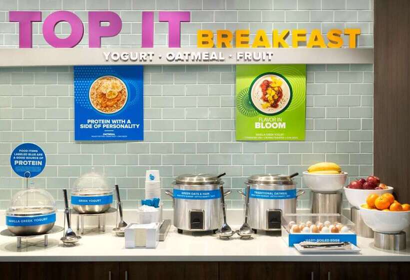 هتل Tru By Hilton Lancaster East