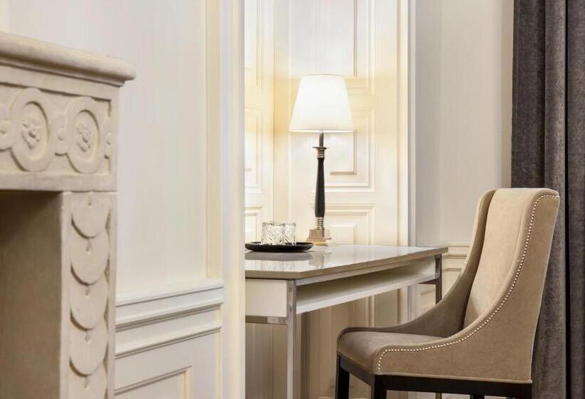 ホテル Wyndham Grand Krakow Old Town