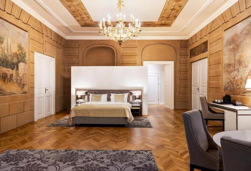 ホテル Wyndham Grand Krakow Old Town