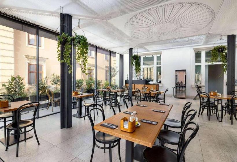 ホテル Wyndham Grand Krakow Old Town
