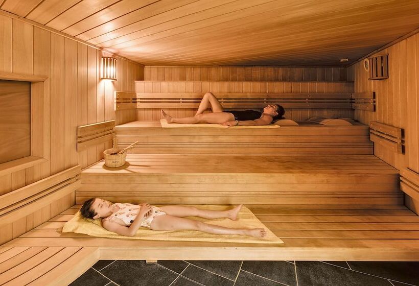 Отель Center Parcs Villages Nature Paris