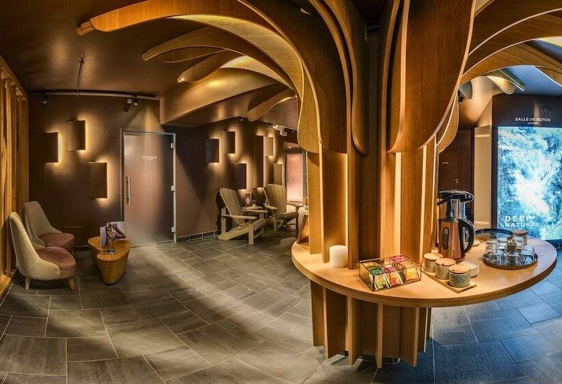 Отель Center Parcs Villages Nature Paris