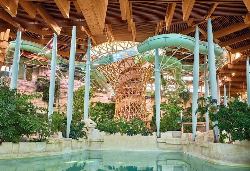 Отель Center Parcs Villages Nature Paris