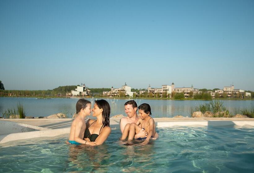 Отель Center Parcs Villages Nature Paris