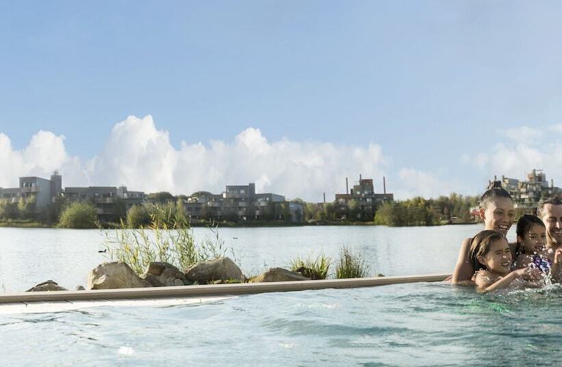 Отель Center Parcs Villages Nature Paris