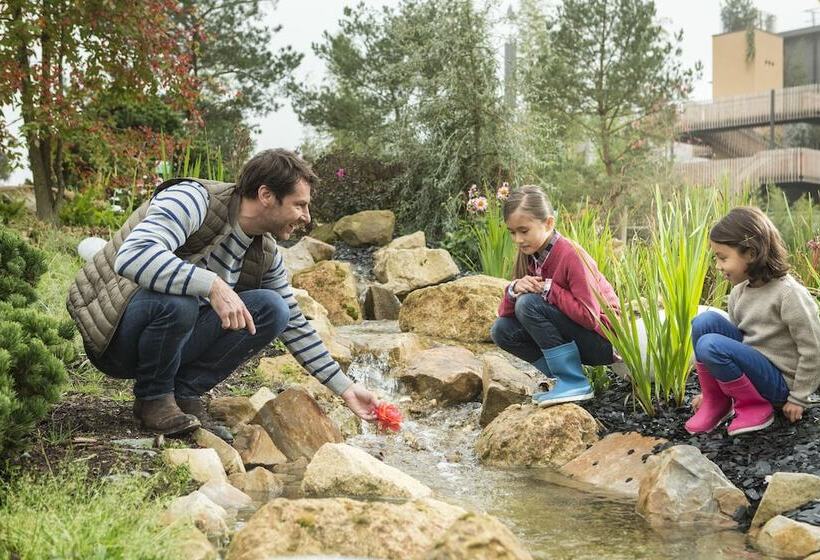 Отель Center Parcs Villages Nature Paris