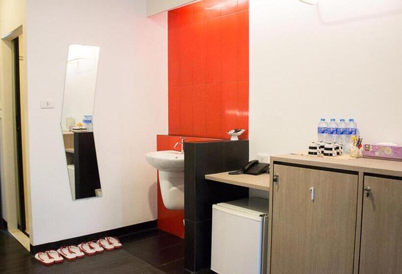 فندق Wake Up Aonang