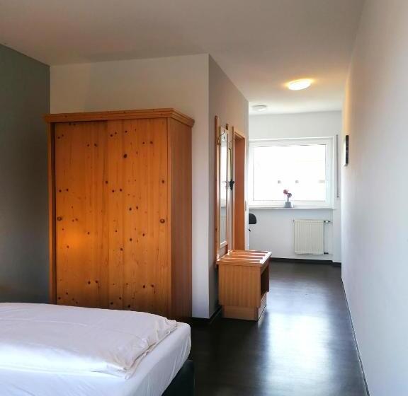 בית מלון כפרי Weingut Tiliahof