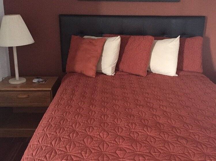 Мотель Adoba® Hotel Naubinway