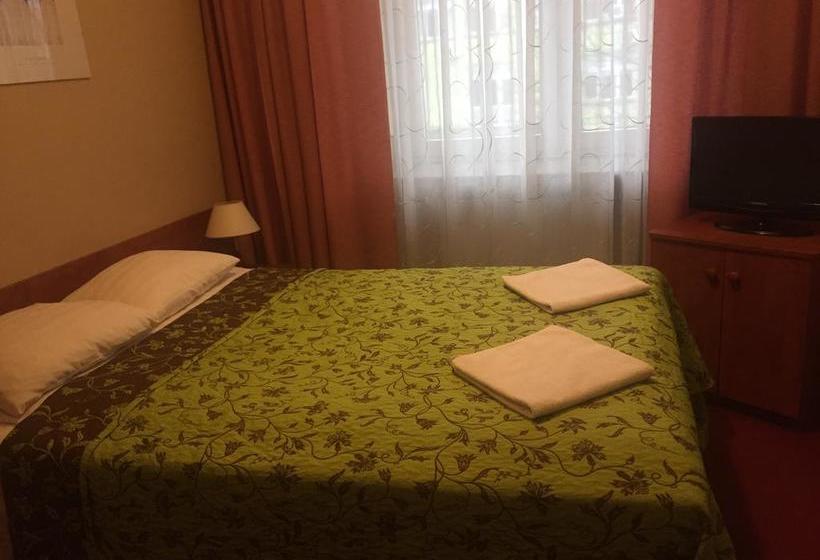 Pod Grotem Hotel Warsaw