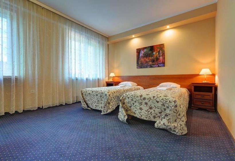 Pod Grotem Hotel Warsaw