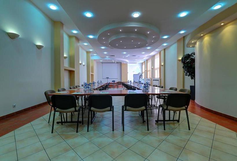 Pod Grotem Hotel Warsaw