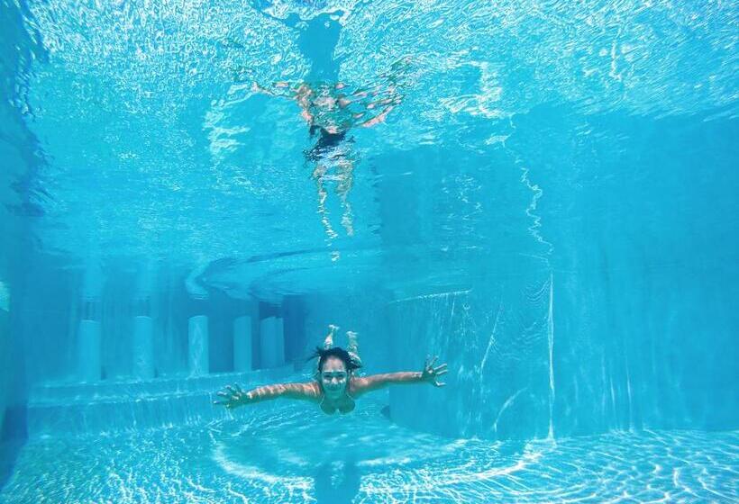 Ramada Resort By Wyndham Port Vila