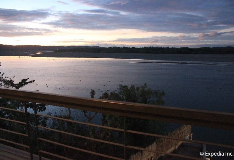 Rivermount Hotel And Resort