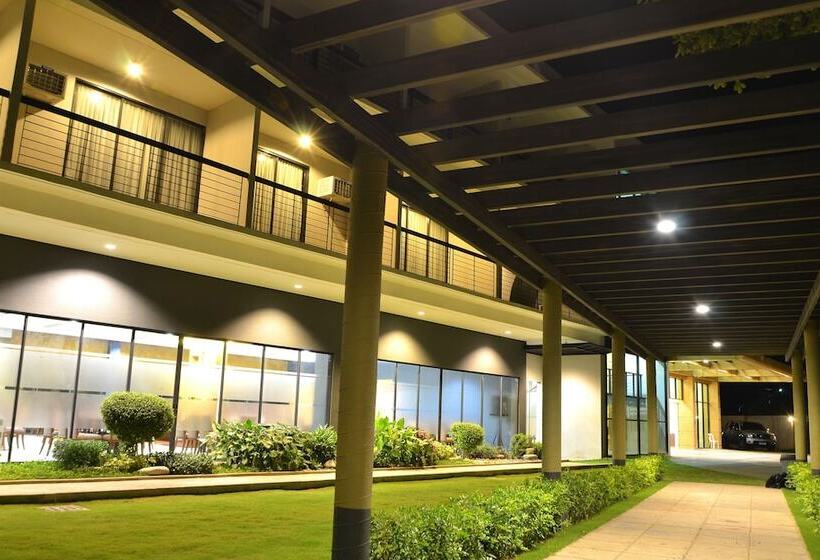 Rivermount Hotel And Resort