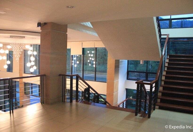 Rivermount Hotel And Resort