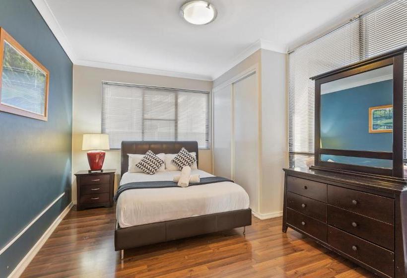 Villa De Marseilles  Melbourne