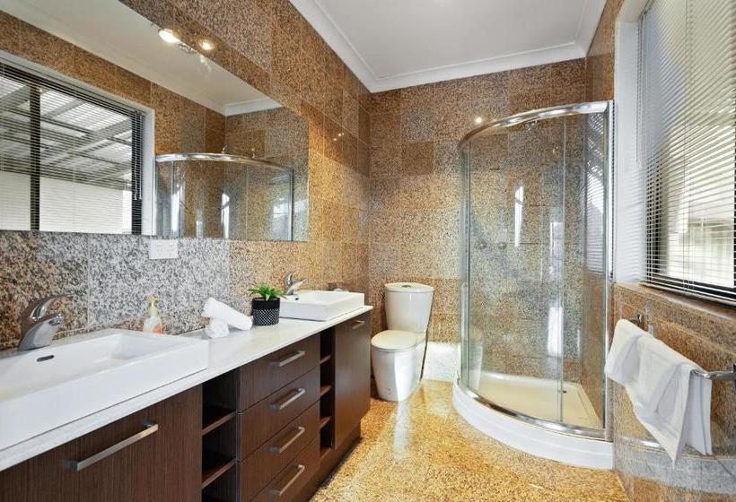 Villa De Marseilles  Melbourne