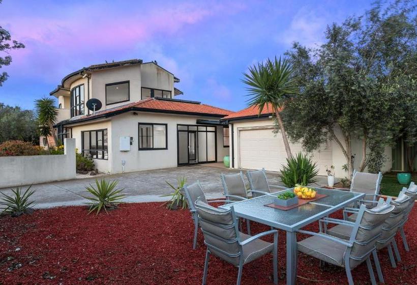 Villa De Marseilles  Melbourne