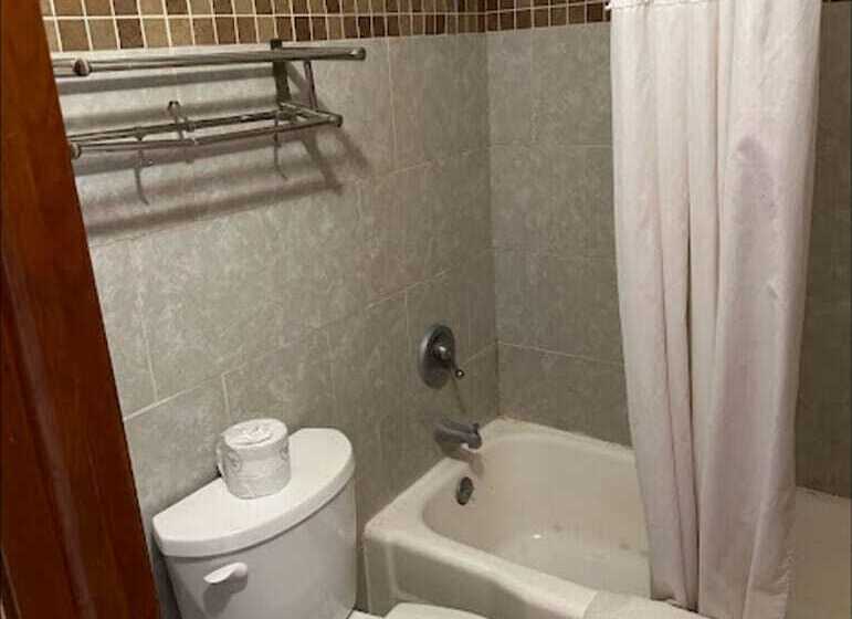 מוטל Love Hotels Western Holiday At Harlan Lake Ne