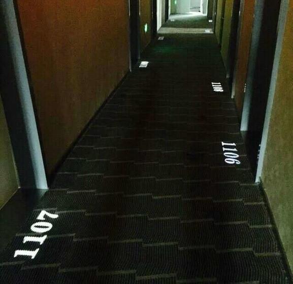 Hotel Zsmart People S Square Branch