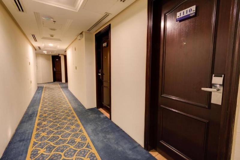 Отель Emaar Elite Al Madina