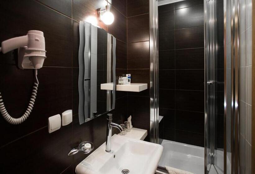 هاستل Economy Room In Hotel Eney