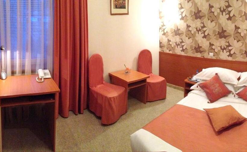 هاستل Economy Room In Hotel Eney