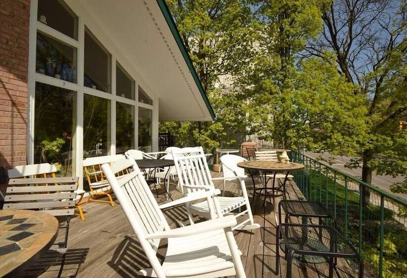 Ann Arbor Bed And Breakfast