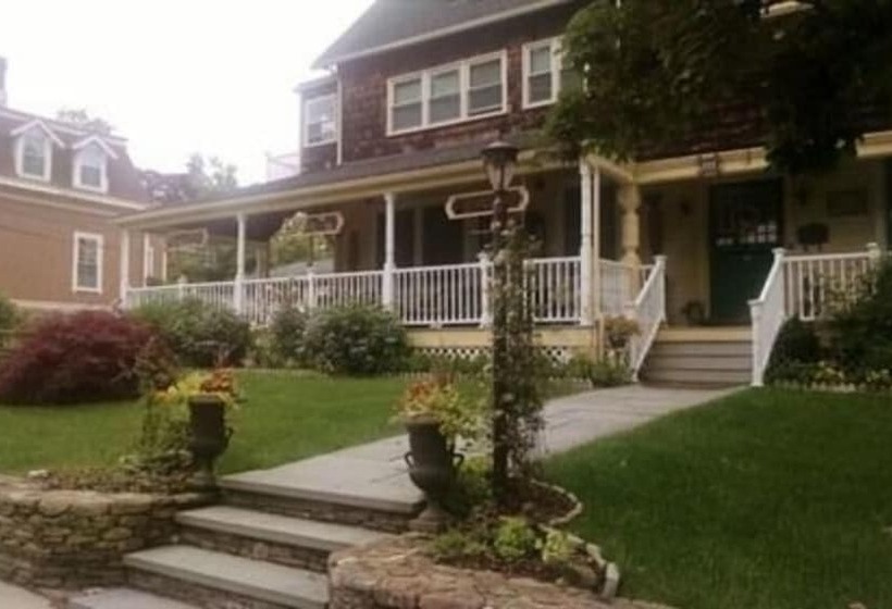 Armistead Cottage B&b