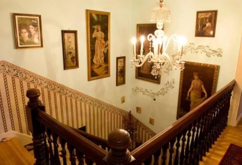 Armistead Cottage B&b