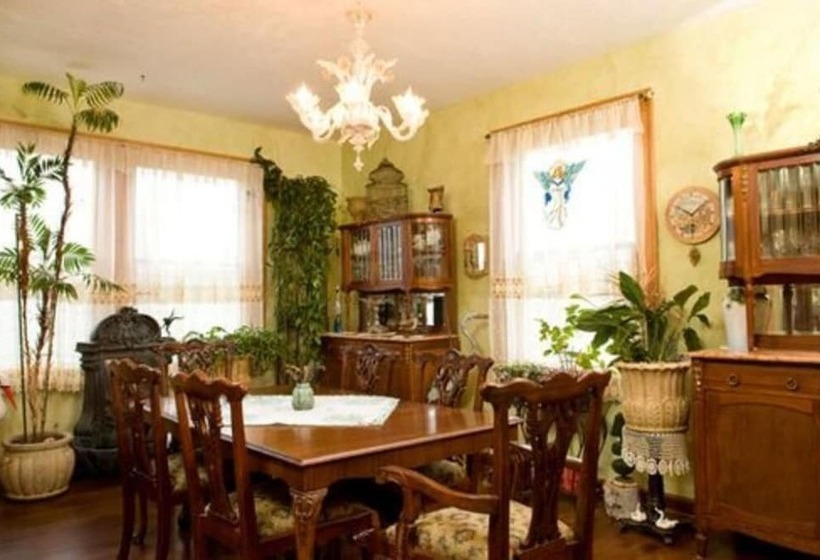 Armistead Cottage B&b