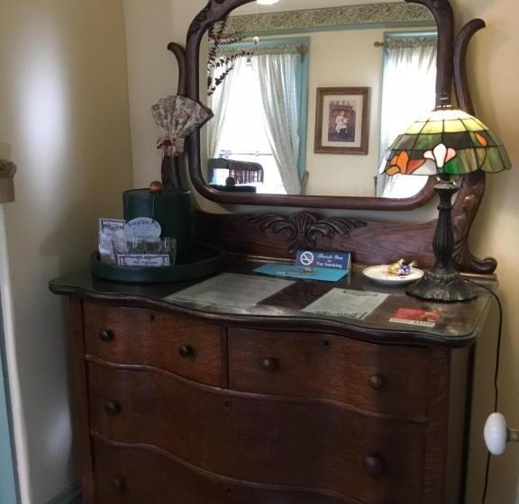 Bed and Breakfast Amherst Inn