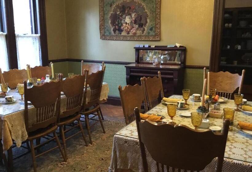 Bed and Breakfast Amherst Inn