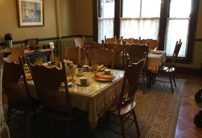 Bed and Breakfast Amherst Inn