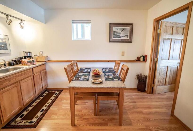 مبيت وإفطار Bears Den Alaska Lodging