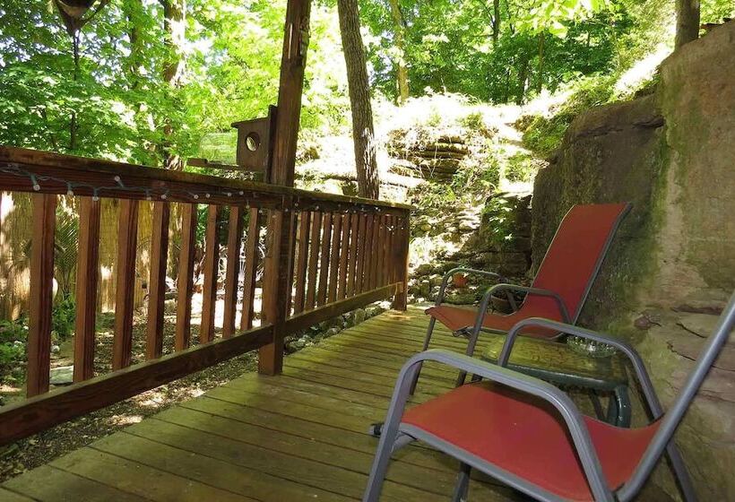 تختخواب و صبحانه Benton Place Inn