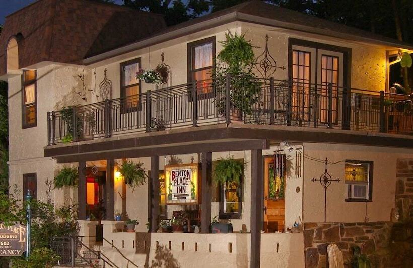 مبيت وإفطار Benton Place Inn