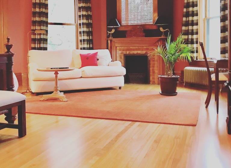 Castle La Crosse Bed And Breakfast