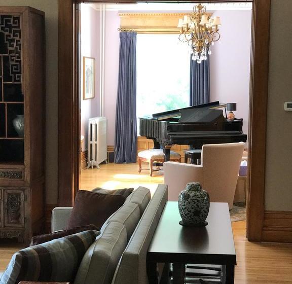 Castle La Crosse Bed And Breakfast