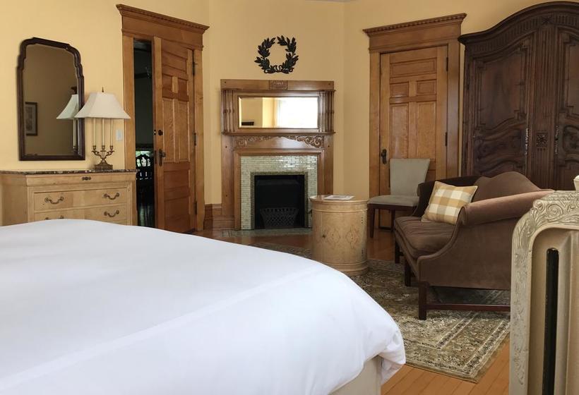 Castle La Crosse Bed And Breakfast