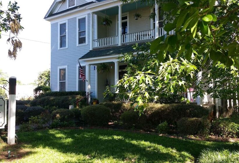 Bed and Breakfast Fig Tree Manor