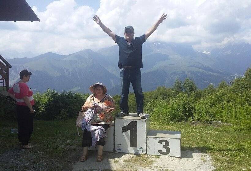 تختخواب و صبحانه Manana