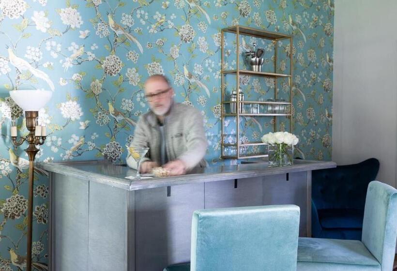 مبيت وإفطار Noble House Inn