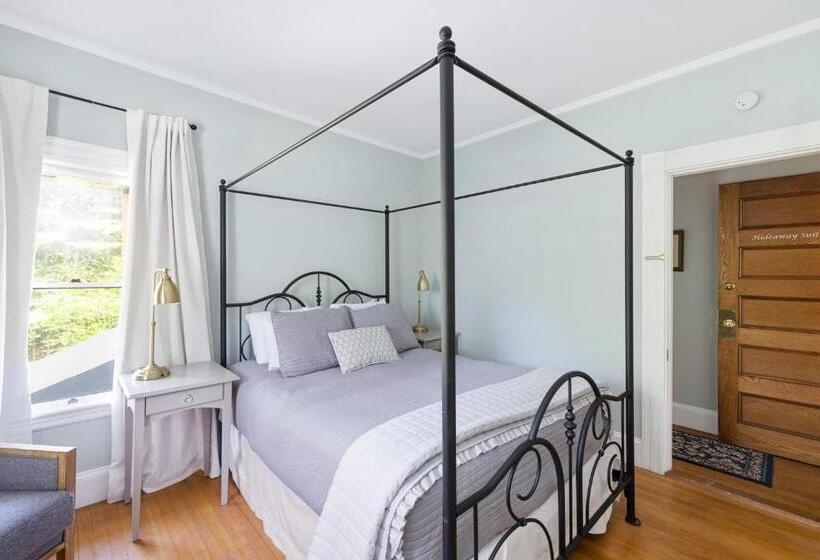 مبيت وإفطار Noble House Inn