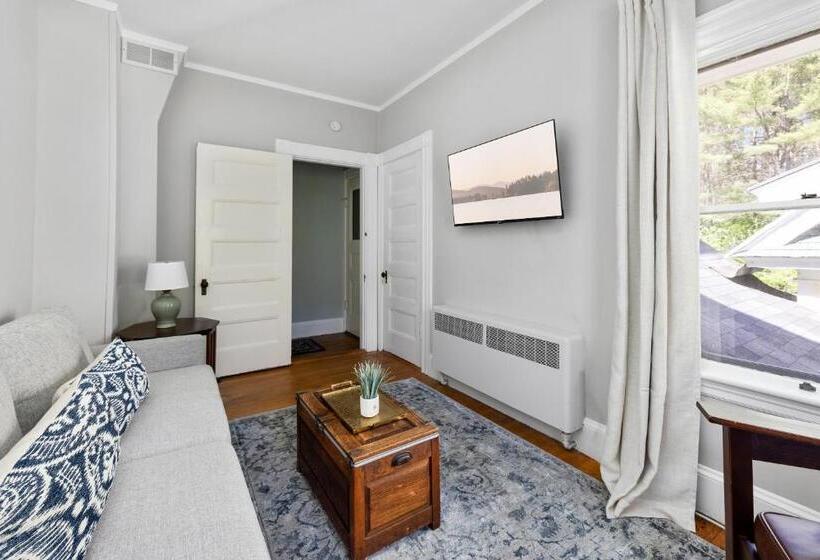 مبيت وإفطار Noble House Inn