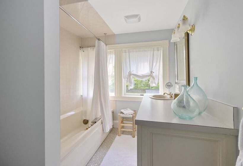 مبيت وإفطار Noble House Inn